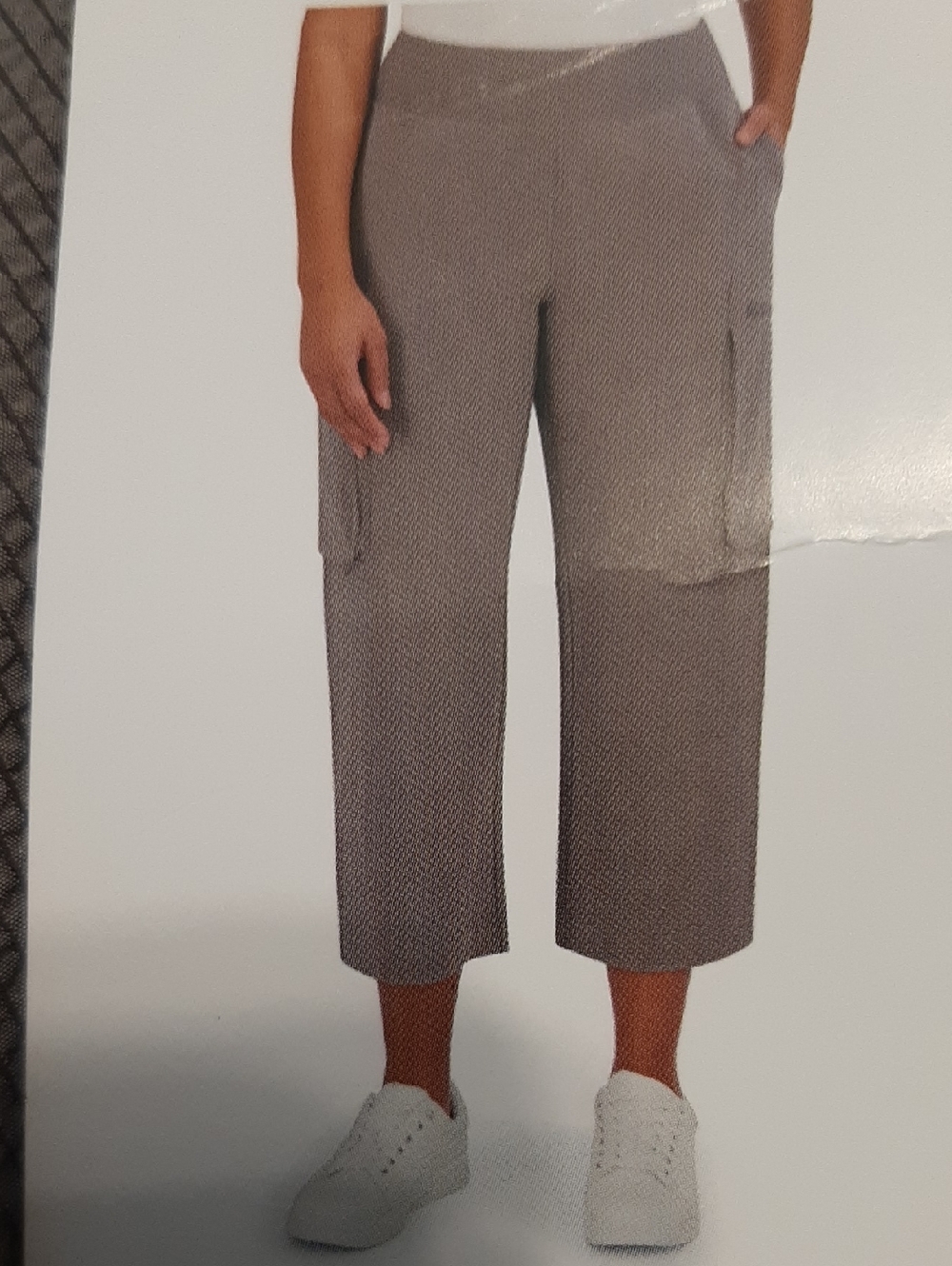 Capri S With Side Pockets And Side Leg Zippered Pockets New